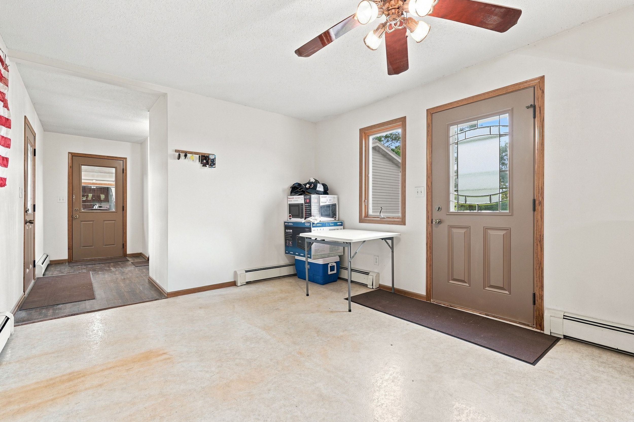 Listing Photo: 2960 160th St 0006-